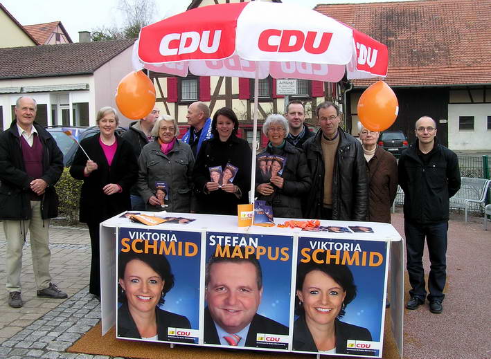 auf dem Postplatz in Zaisersweiher 