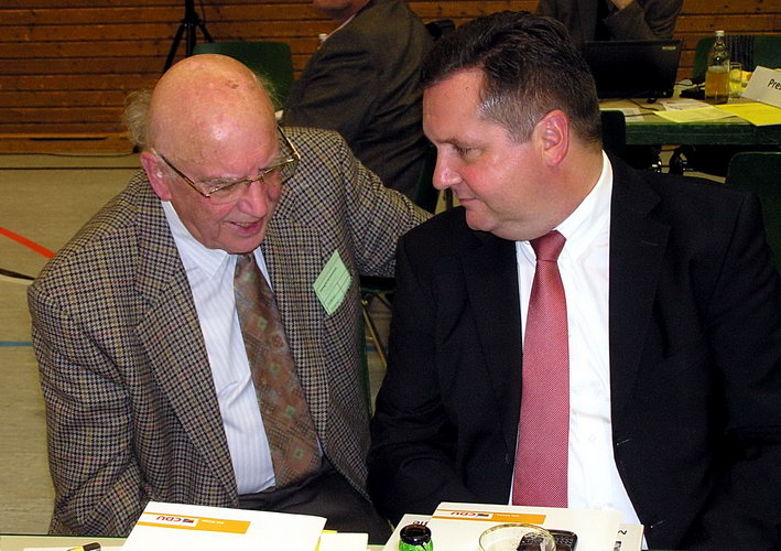 Gerhard Duppel (links) im Gesprch mit Stefan Mappus