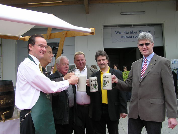  MdB Gunther Krichbaum, der Festmoderator, Halleninhaber und Reifenfachmann Kurt Haas, Klaus Htz, Hagen Schneider und Frieder Esenwein