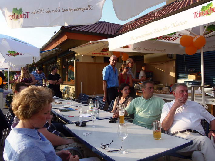 die Gste auf der Terrasse