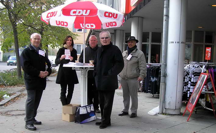 Infostand "Fr Stuttgart 21" in Illingen